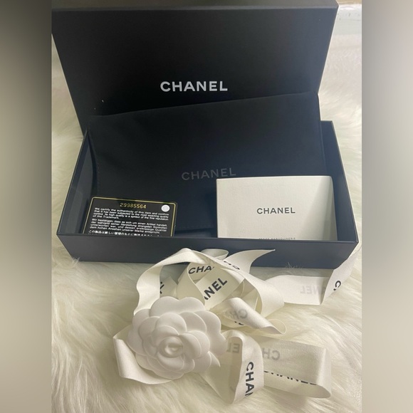Full Inclusion Chanel Caviar Wallet - Picture 16 of 16